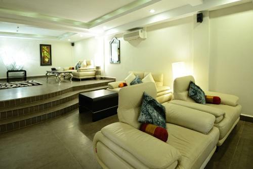 Hotel Holiday Villa Nataya