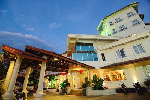 Hotel Holiday Villa Nataya