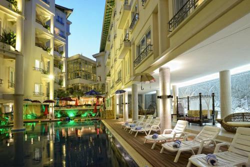 Hotel Holiday Villa Nataya