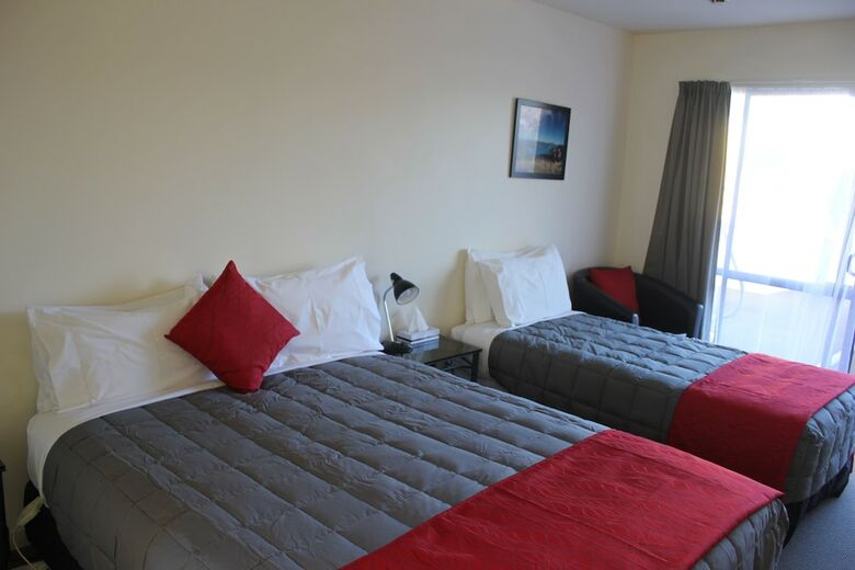 Phoenix Motor Inn