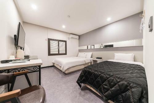 Motel Line Hotel
