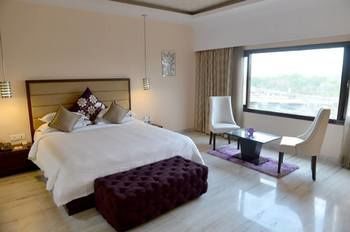 Q Hotel