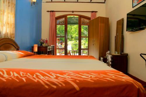 Holiday Nest Bed & Breakfast