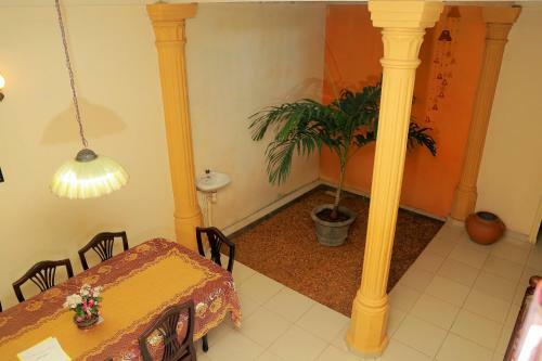 Holiday Nest Bed & Breakfast