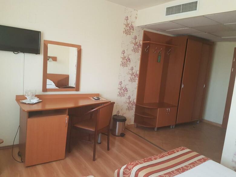 Hotel Transit