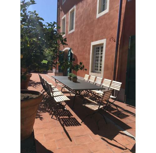 Hostal Villa La Flora