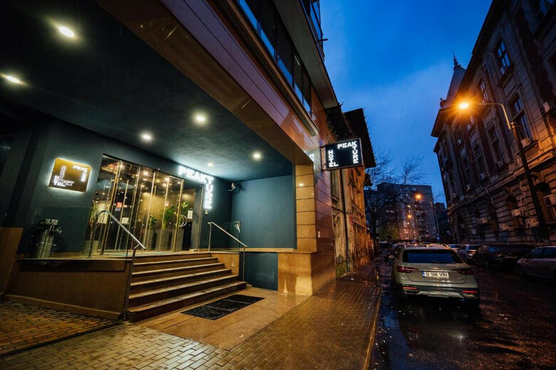 Peakture Hotel