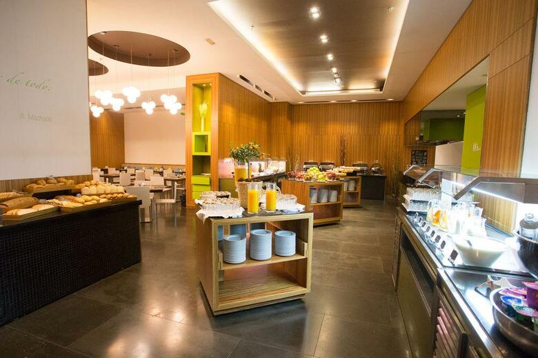Hotel Barcel� M�laga