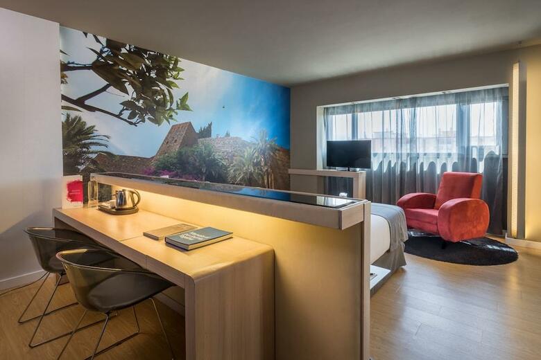 Hotel Barcel� M�laga