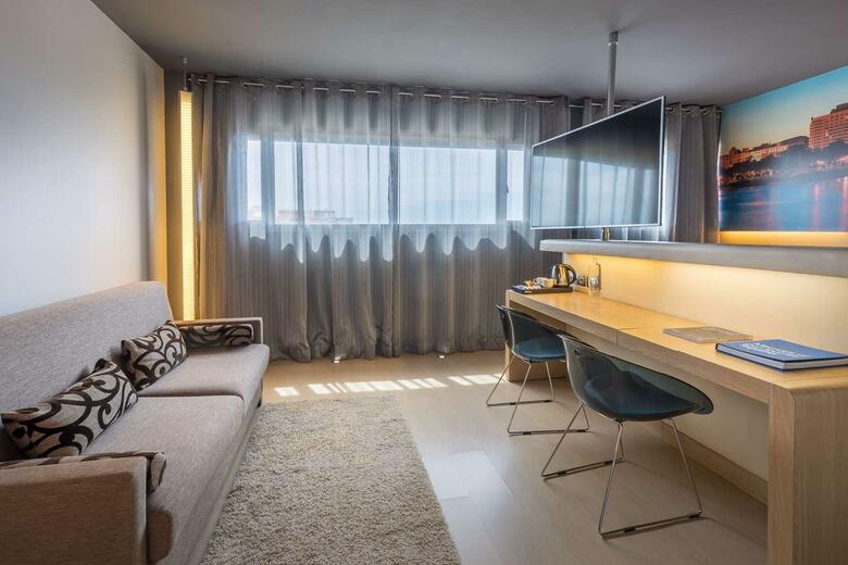 Hotel Barcel� M�laga