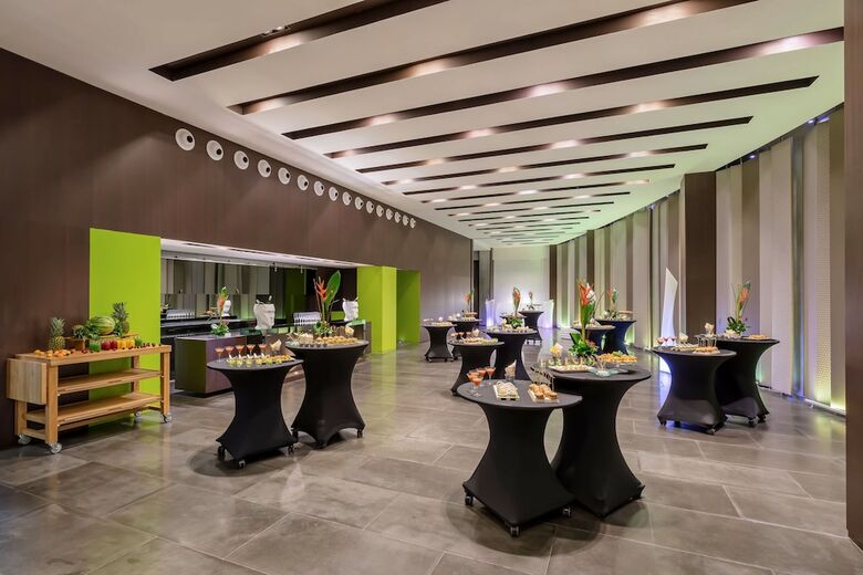 Hotel Barcel� M�laga