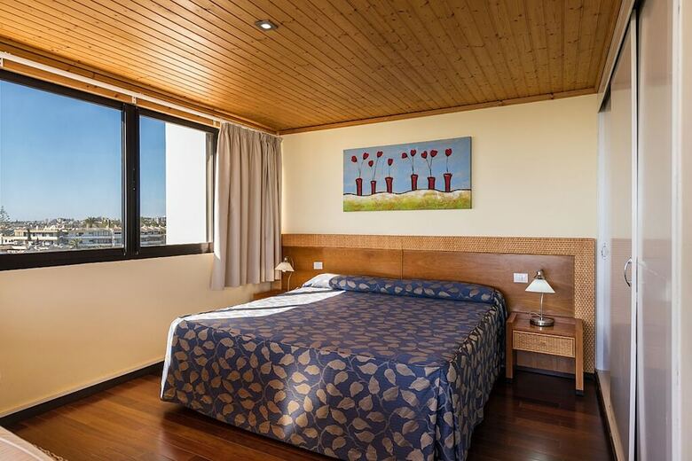 Aparthotel New Folias