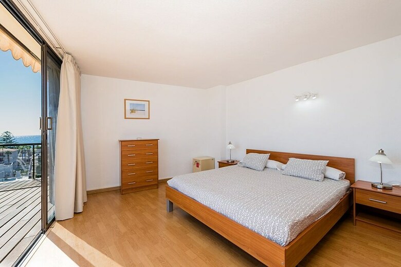 Aparthotel New Folias