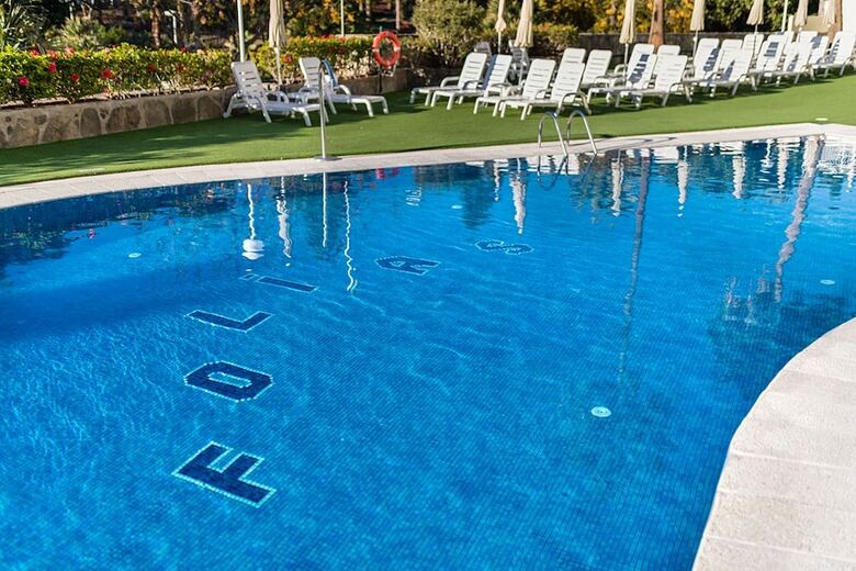 Aparthotel New Folias