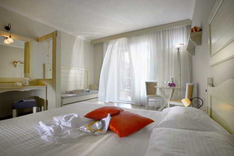 Hotel Athena Pallas Village