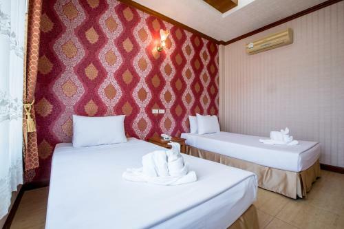 Juntra Resort & Hotel
