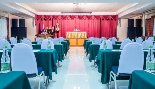 Juntra Resort & Hotel