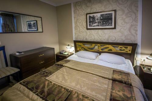 Tourist Hotel
