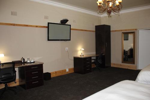 Halfway House Hotel