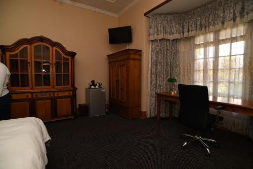 Halfway House Hotel