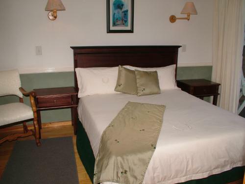 Aston Woods Bed And Breakfast