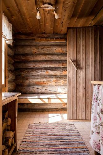 Hotel Napapiirin J�rvilomat