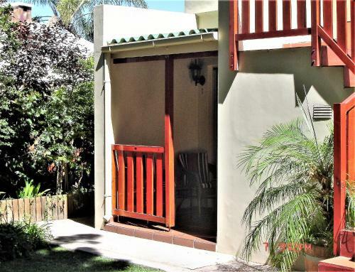 Hostal Cedar Lodge Guest House