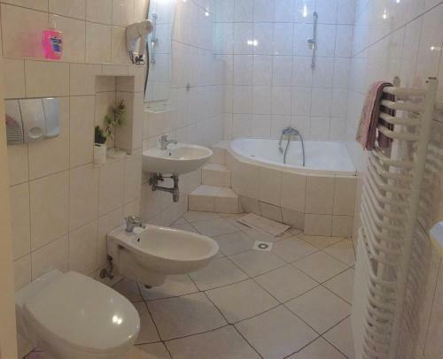 Hostal Pensjonat Przy B?oniach