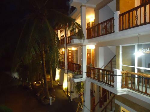 Hostal Sky Garden Guest House