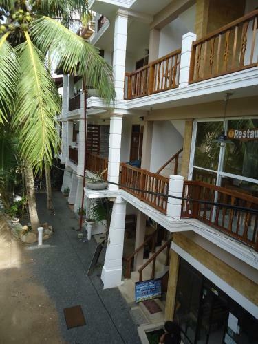 Hostal Sky Garden Guest House