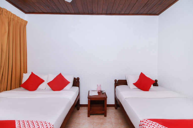 Aradhana Hotel