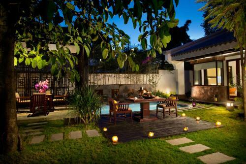 Tengchong Hotel Hotspring Village