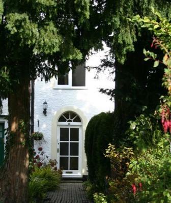 Hostal Sunshine Cottage