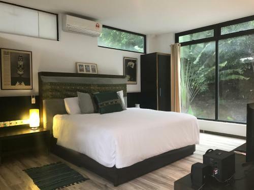 Experience Island Heritage Home