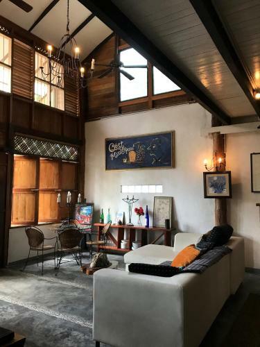Experience Island Heritage Home