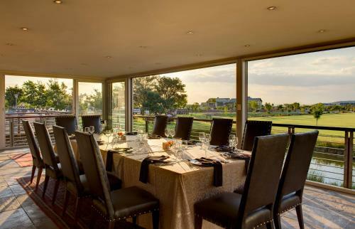 Lodge Tintswalo Waterfall