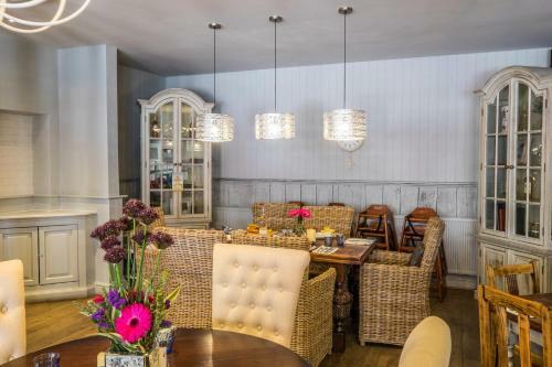 Red Lion Hotel