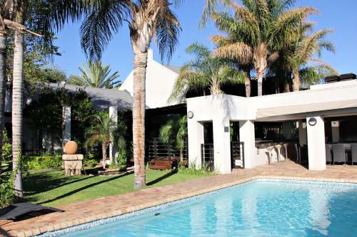 Hostal Browns Manor
