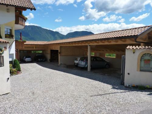 Hostal Ferienwohnungen Lanserhof
