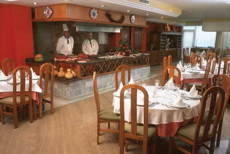 Aparthotel Tropicana (.)