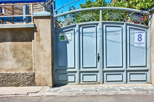 Hostal Svetlana Guest House