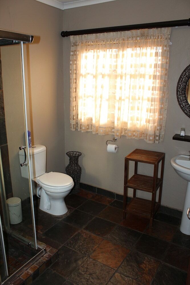 Hostal Royal Game Guest House