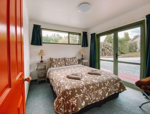 Motel Catlins Kiwi Holiday Park At Cathedral Caves