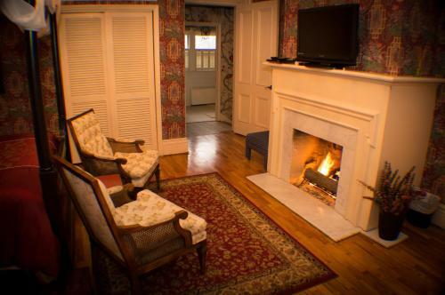 Silver Heart Inn Bed And Breakfast