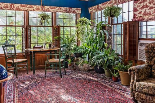 Silver Heart Inn Bed And Breakfast