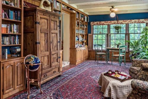 Silver Heart Inn Bed And Breakfast