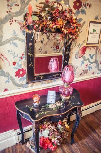 Silver Heart Inn Bed And Breakfast