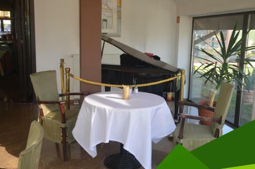 Hotel Trawa