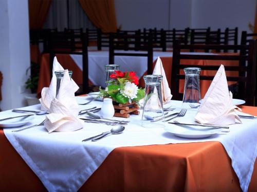 Owin Rose Hotel