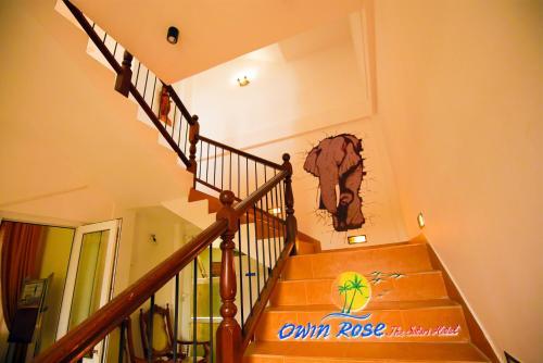 Owin Rose Hotel